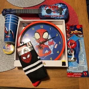 Marvel Spider-Man Bundle Clock Socks Towel Balloon Cups Guitar